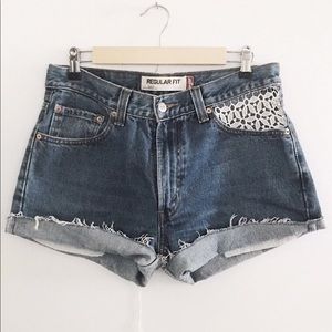 Vintage Levi’s 505 With Lace Crochet Pocket